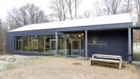 Gebäude mit großer Glasfront